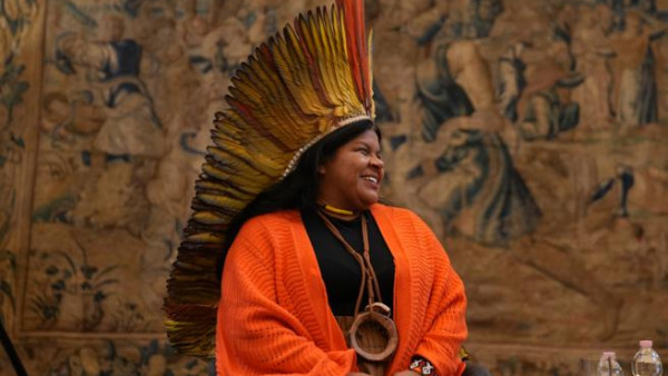 Brasile, la ministra Guajajara: «La mia lunga battaglia per restituire alle tribù le terre rubate per l’oro»
